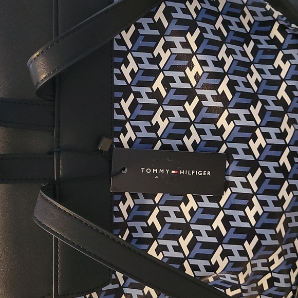 TOMMY HILFIGER Kimberly Logo Backpack 🎒 - Picture 4 of 13